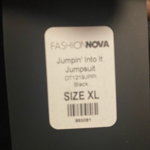 Fashion Nova Jumpsuit. Size XL - Picture 3 of 3